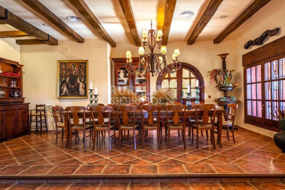 Comedor de casa rural en Alcaucín (Málaga) referencia 4105