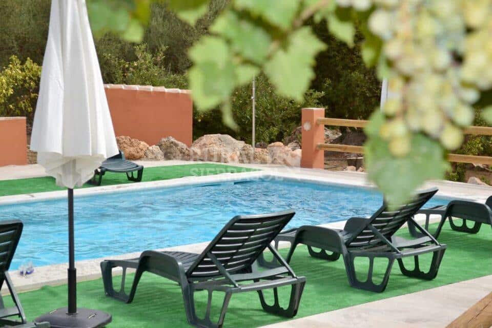 Piscina y parra de casa rural en Periana (referencia 4100)