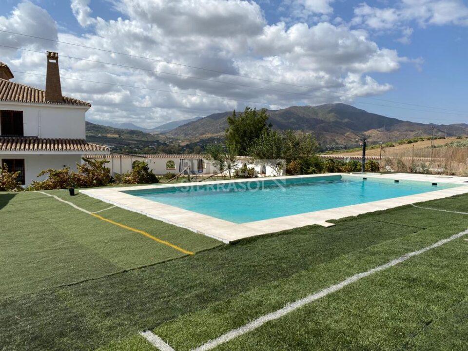 Piscina y casa de casa rural en Álora (Málaga) referencia 4107
