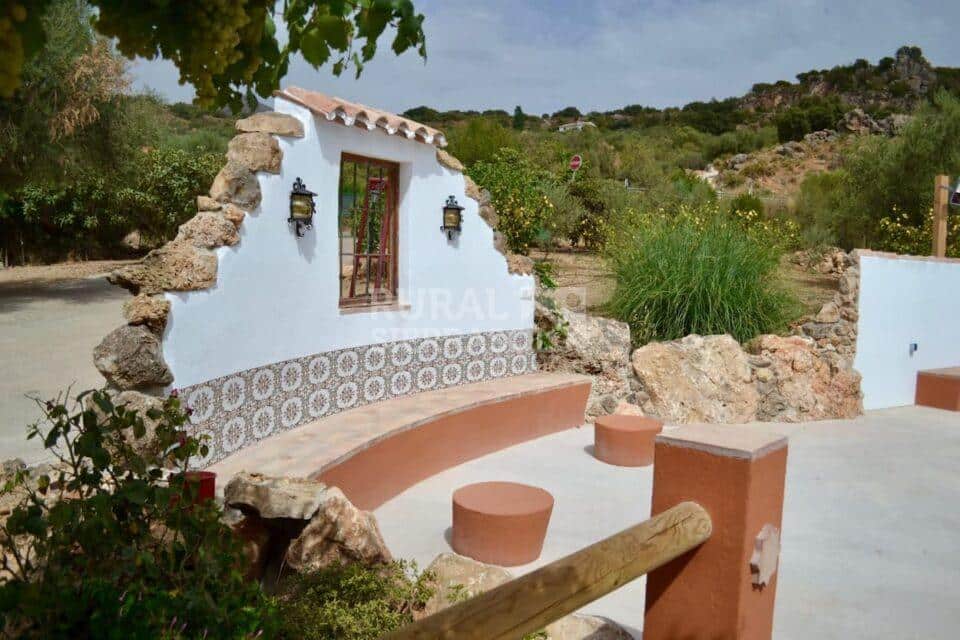 Bancos de casa rural en Periana (referencia 4100)