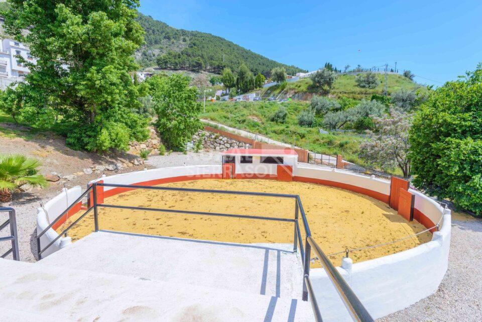 Placita de toros de casa rural en Alcaucín (Málaga) referencia 4105