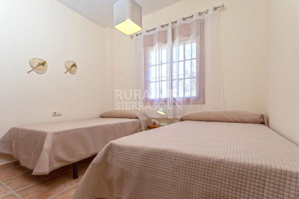 Dos camas de casa rural en Alcaucín (Málaga) referencia 4106