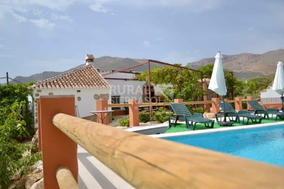 Piscina y valla de casa rural en Periana (referencia 4100)