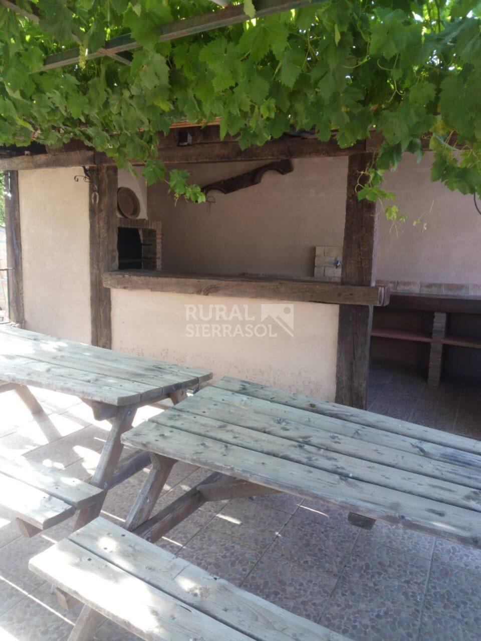 Merendero y zona de barbacoa de casa rural en Loja (Granada) referencia 4084