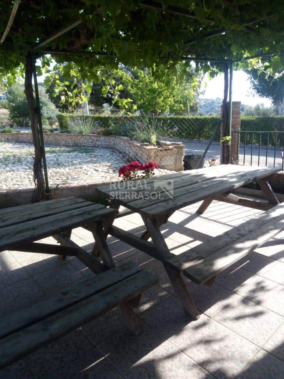 Zona de merendero de casa rural en Loja (Granada) referencia 4084