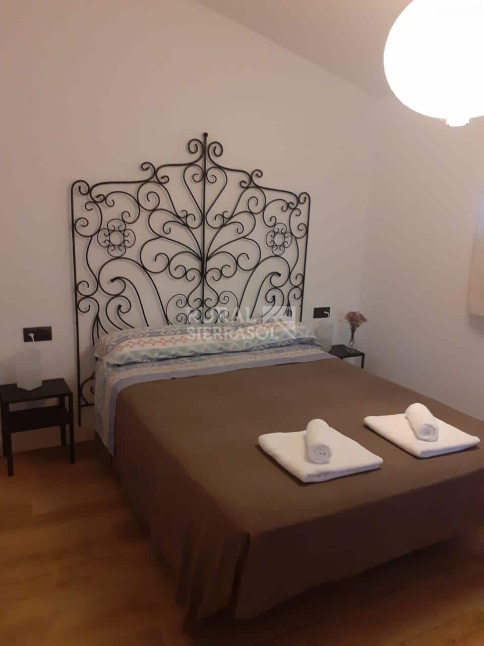 Cama bonita de casa rural en Colmenar (referencia 4101)