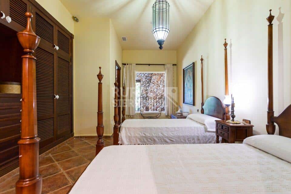 Habitación con perspectiva de casa rural en Alcaucín (Málaga) referencia 4105