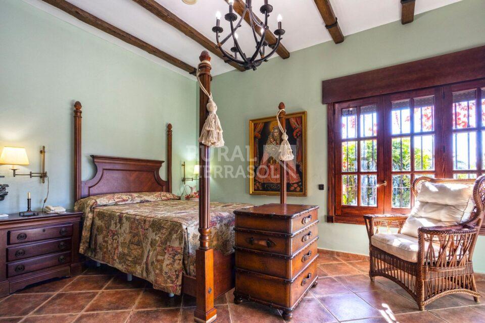 Habitación antigua de casa rural en Alcaucín (Málaga) referencia 4105