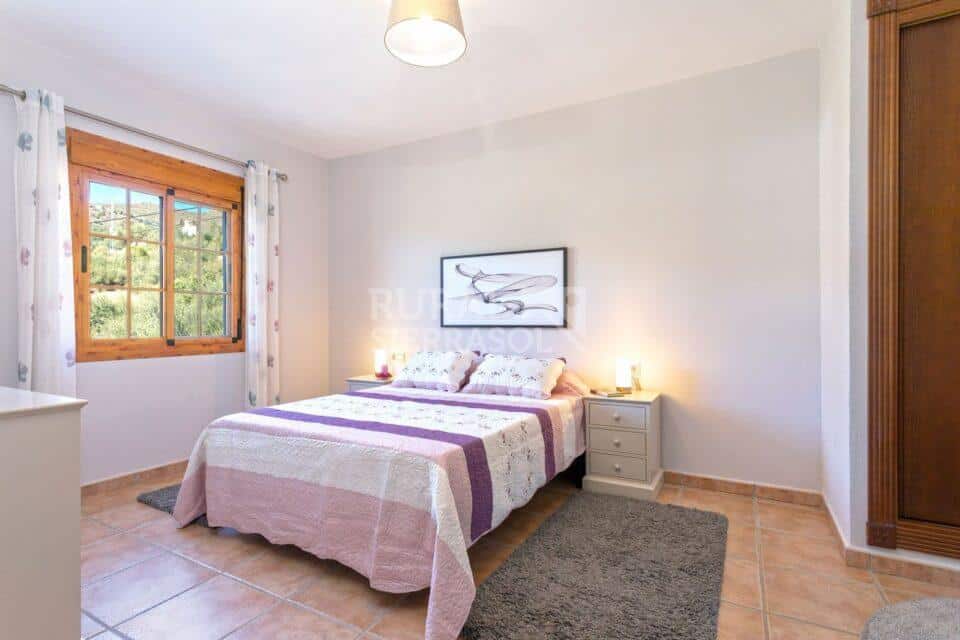 Habitación de casa rural en Alcaucín (Málaga) referencia 4106