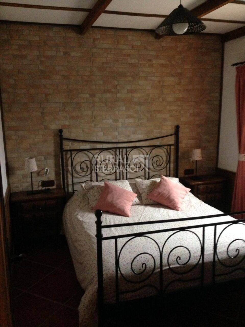 Habitación de matrimonio de casa rural en Villamartín (Cádiz) referencia 4092