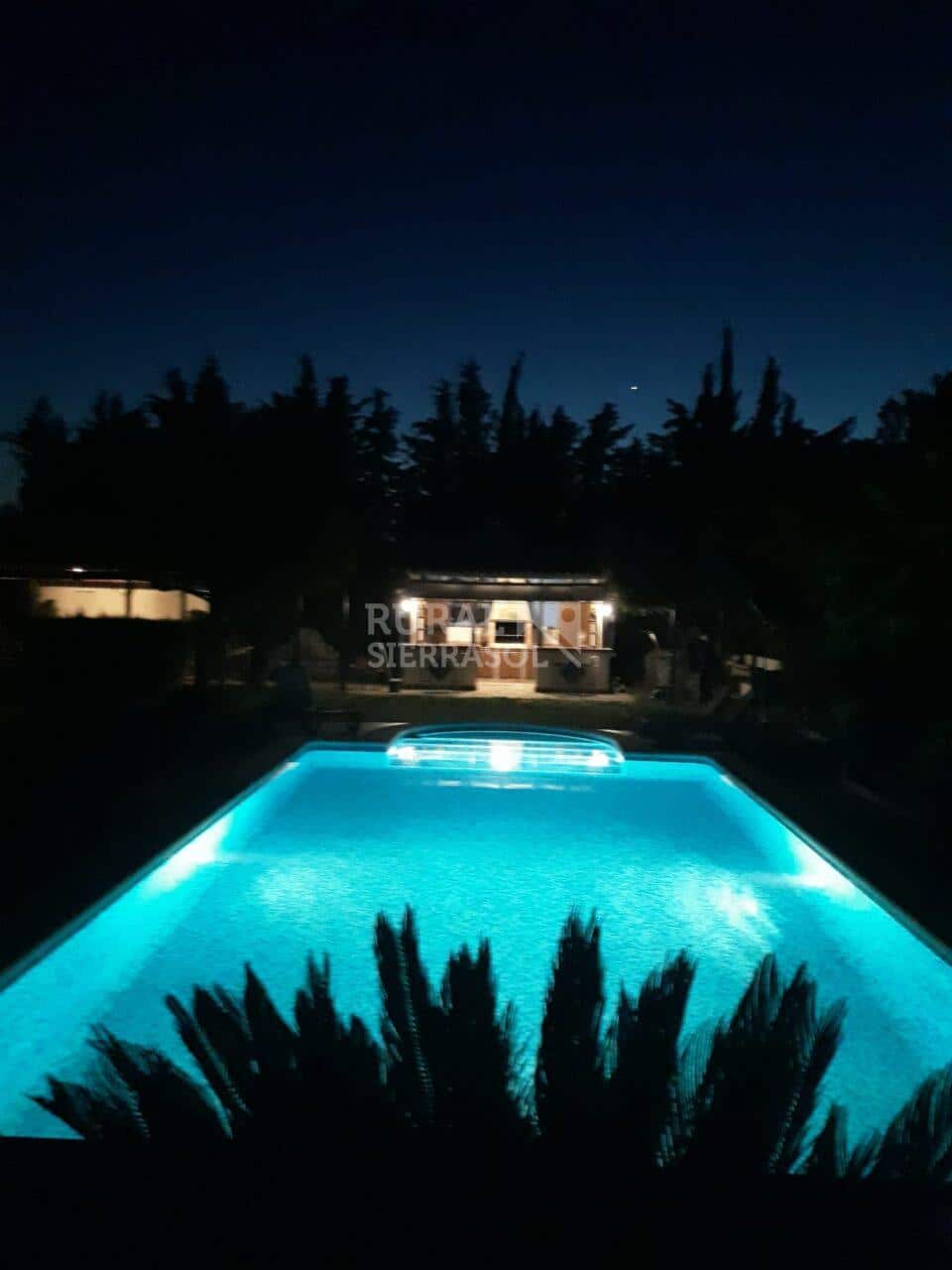 Piscina de noche de casa rural en Villamartín (Cádiz) referencia 4092