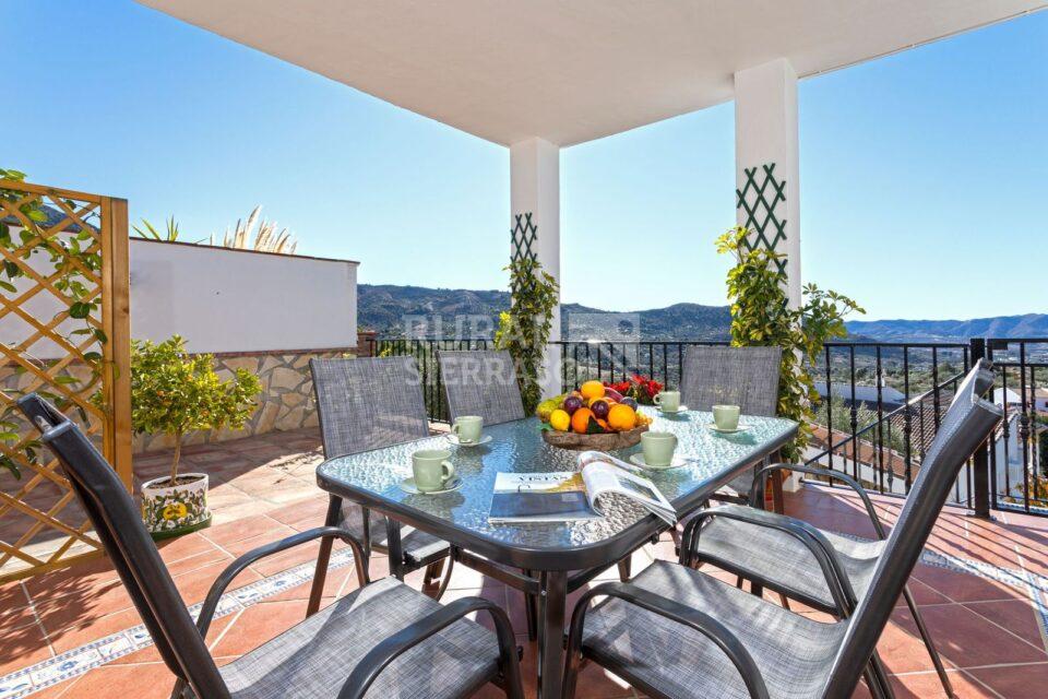 Terraza con vistas de casa rural en Alcaucín (Málaga) referencia 4106
