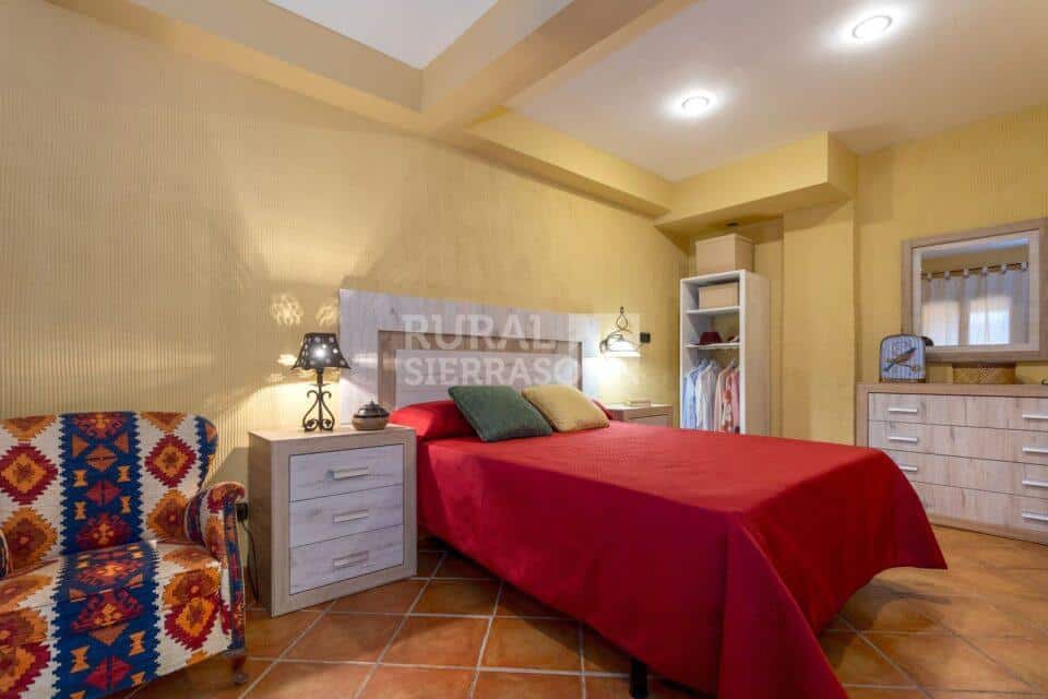 Habitación con sillón de casa rural en Alcaucín (Málaga) referencia 4105