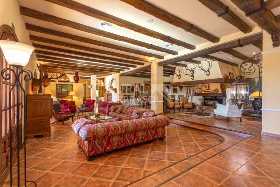 Salón completo de casa rural en Alcaucín (Málaga) referencia 4105