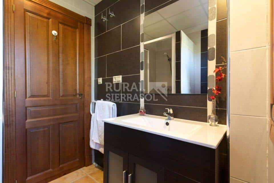 Baño de casa rural en Alcaucín (Málaga) referencia 4106