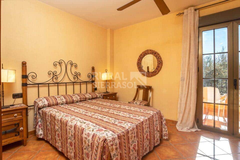 Habitación con terraza de casa rural en Alcaucín (Málaga) referencia 4105
