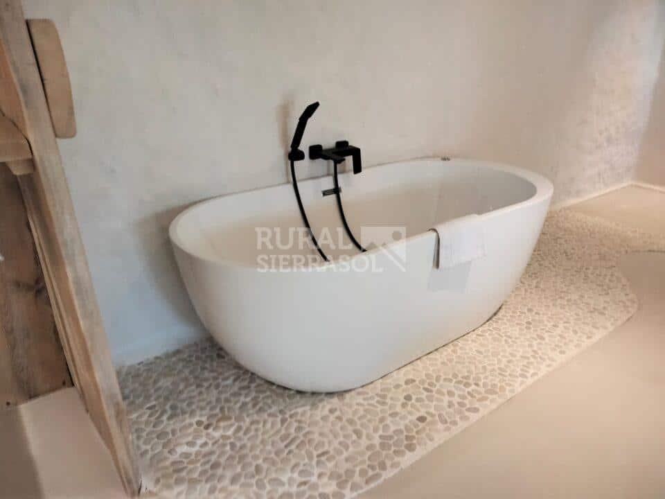 Bañera de casa rural en El Chorro (Álora, Málaga) referencia 4112