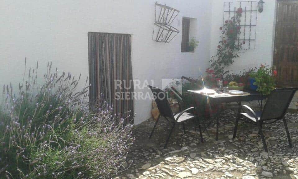 Porche de casa rural en Algarinejo (Granada) referencia 0120