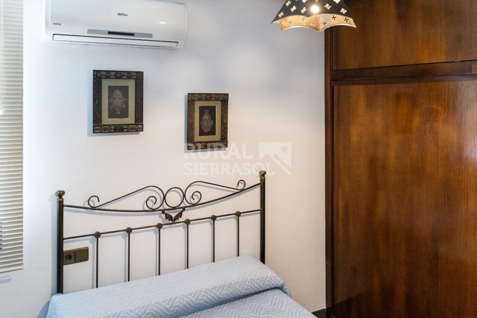 Cama de matrimonio de casa rural en Cazorla (Jaén) referencia 4121