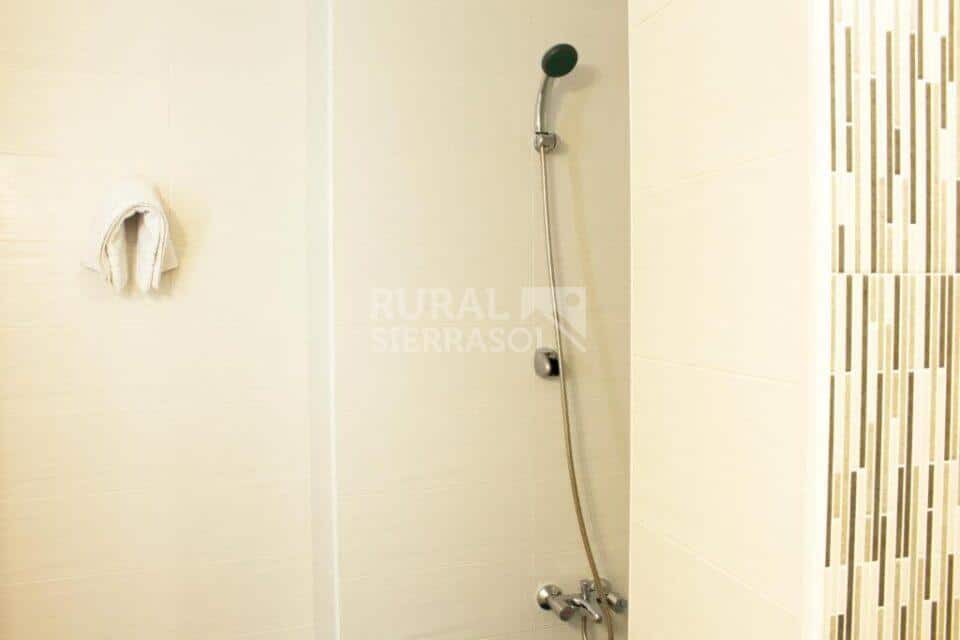Ducha de casa rural en Bubión (Granada) referencia 4116