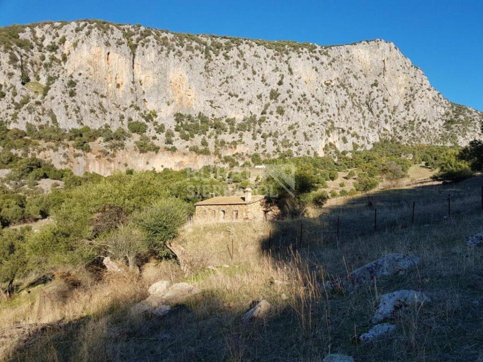 Sierra junto a casa rural en Ubrique (Cádiz) referencia 524