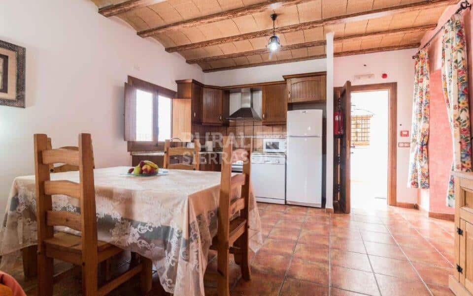 Mesa de cocina de casa rural en Taberno (Almería) referencia 0800