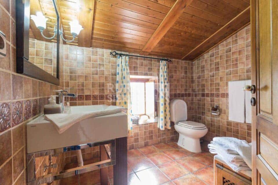 Baño de casa rural en Taberno (Almería) referencia 0800