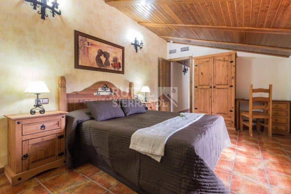Cama de matrimonio de casa rural en Taberno (Almería) referencia 0800