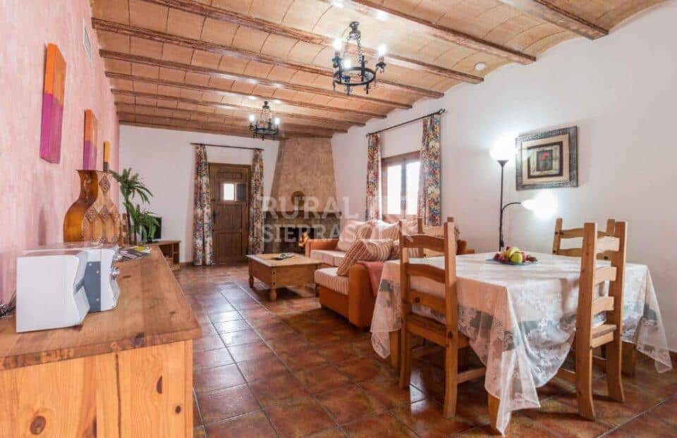 Salón y comedor de casa rural en Taberno (Almería) referencia 0800
