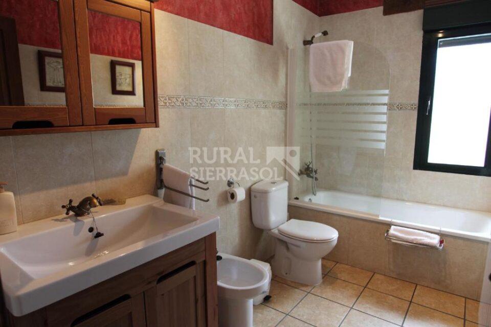 Baño de casa rural en Navaluenga (Ávila) referencia 4071