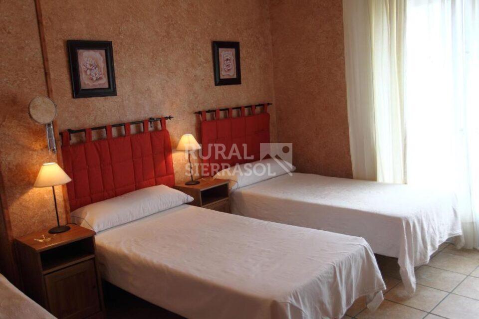 Dos camas de casa rural en Navaluenga (Ávila) referencia 4071