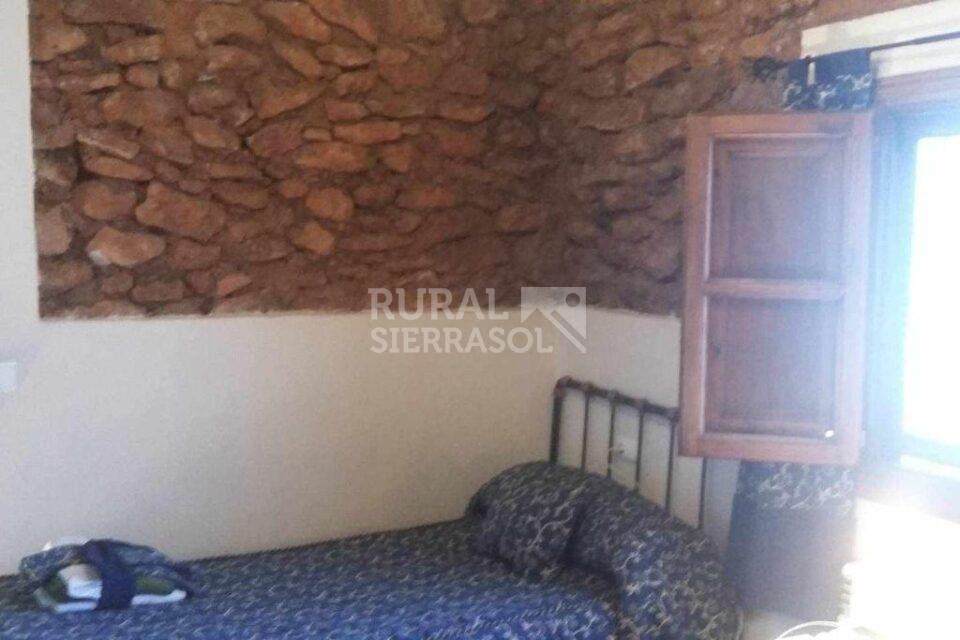 Cama de casa rural en Freila (Granada) referencia 0223