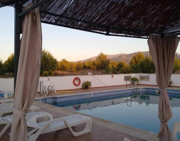 Porche de piscina de casa rural en Freila (Granada) referencia 0222