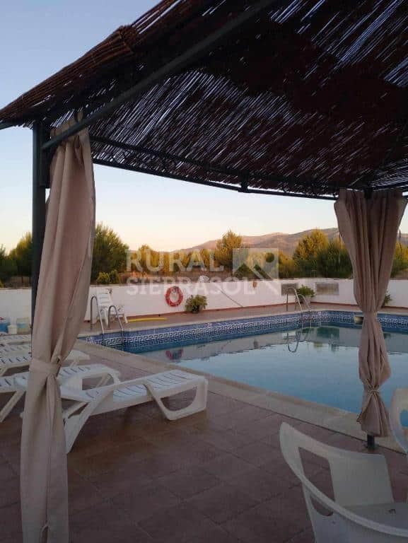 Porche de piscina de casa rural en Freila (Granada) referencia 0222
