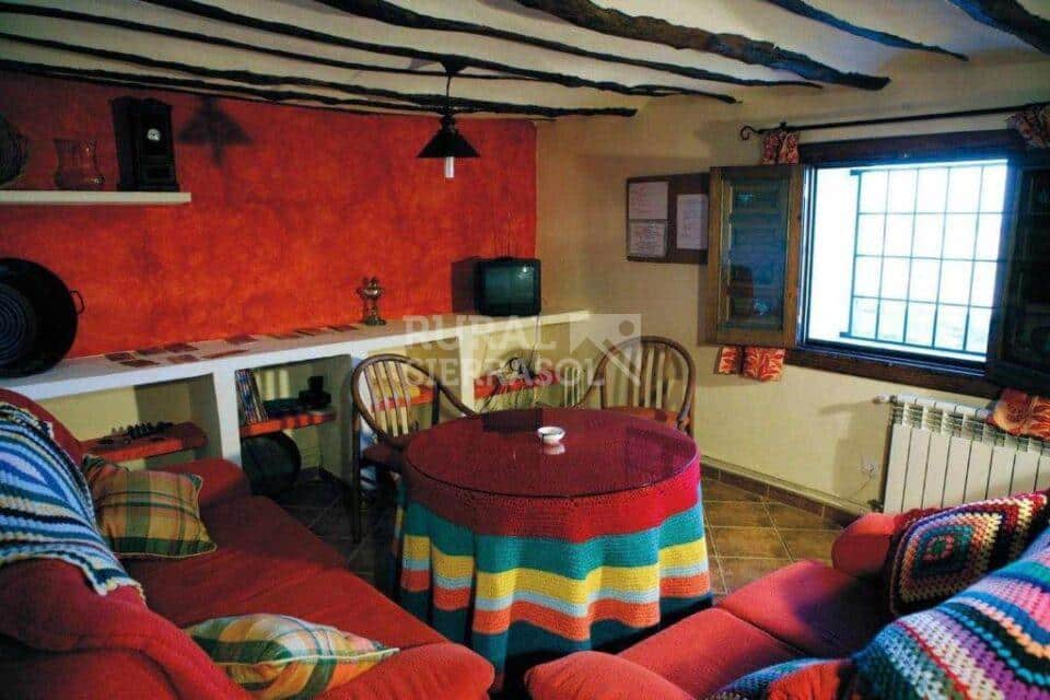 Salón de casa rural en Freila (Granada) referencia 0223