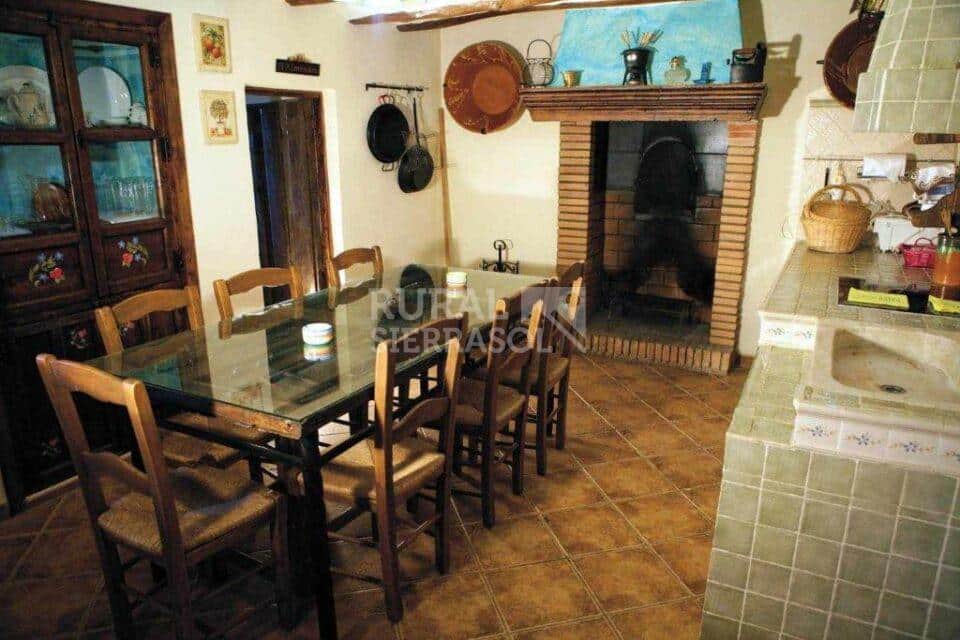 Comedor de casa rural en Freila (Granada) referencia 0223