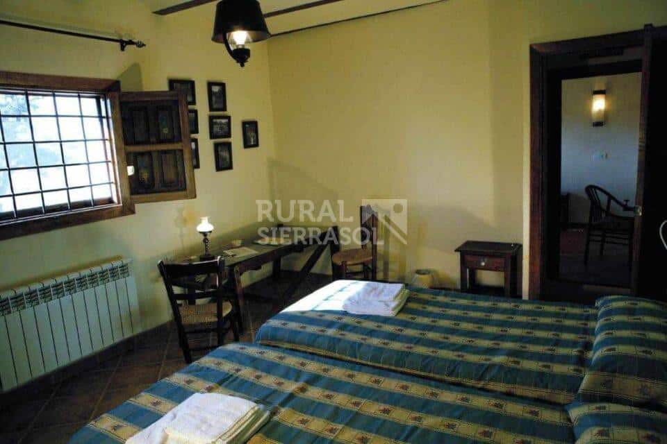 Escritorio de casa rural en Freila (Granada) referencia 0222