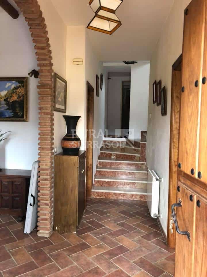 Escalera pequeña de casa rural en Benaoján (Málaga) referencia 4118
