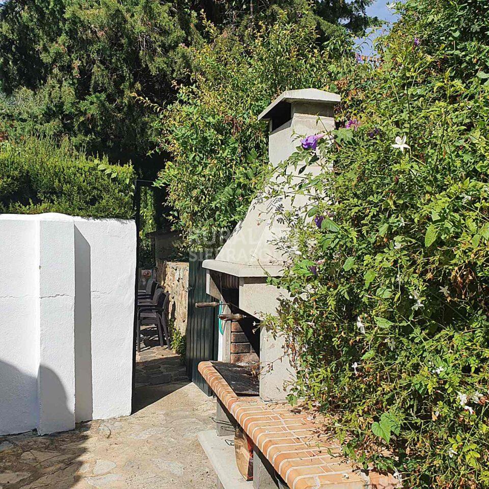 Zona de barbacoa de casa rural en El Bosque (Cádiz) referencia 0608
