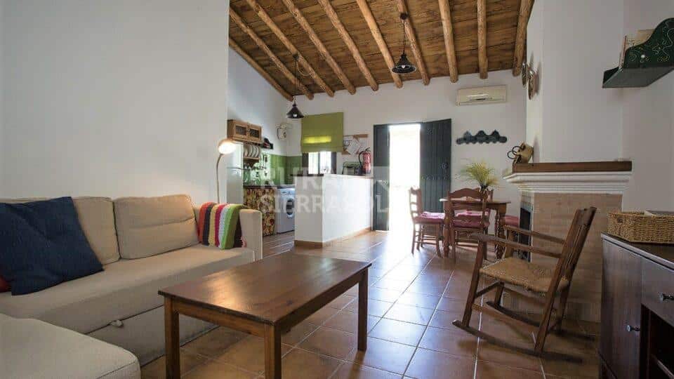 Salón de casa rural en El Bosque (Cádiz) referencia 0608