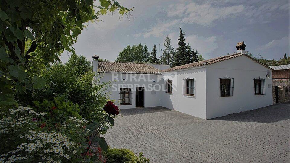 Entrada de casa rural en El Bosque (Cádiz) referencia 0608