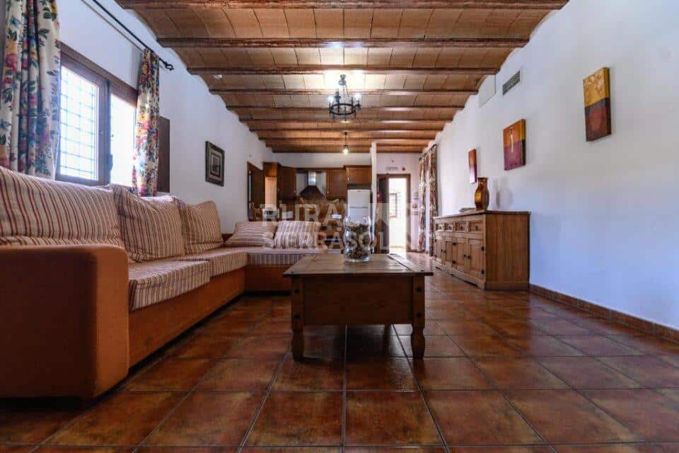 Mesa de salón de casa rural en Taberno (Almería) referencia 0800