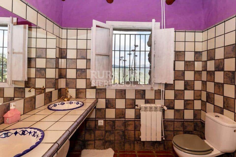 Baño de casa rural en Ubrique (Cádiz) referencia 524