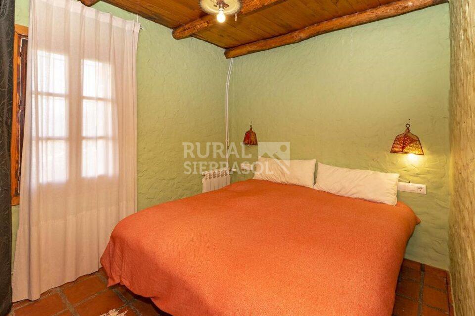Habitación de matrimonio de casa rural en Ubrique (Cádiz) referencia 524