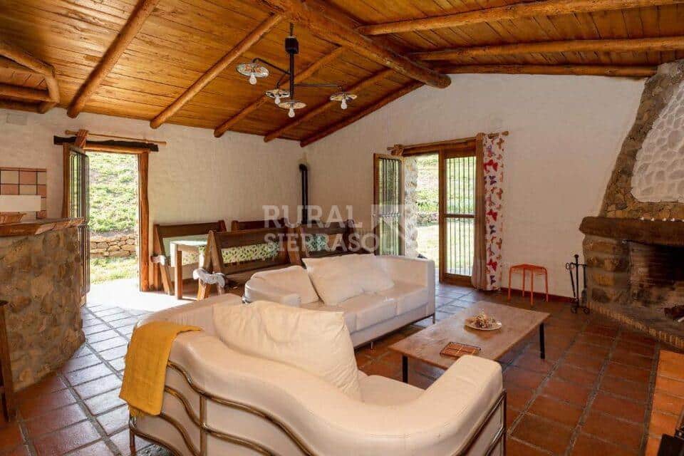 Salón y comedor de casa rural en Ubrique (Cádiz) referencia 524