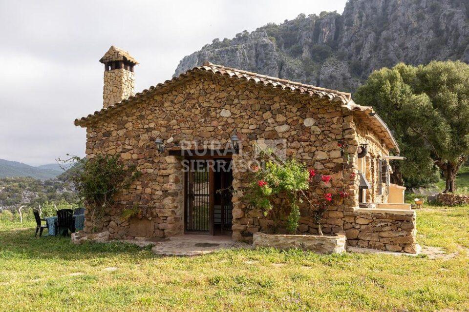 Entrada de casa rural en Ubrique (Cádiz) referencia 524