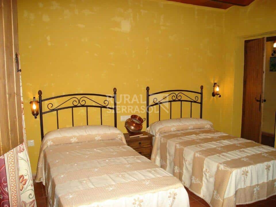 Habitación doble de casa rural en Algarinejo (Granada) referencia 0121
