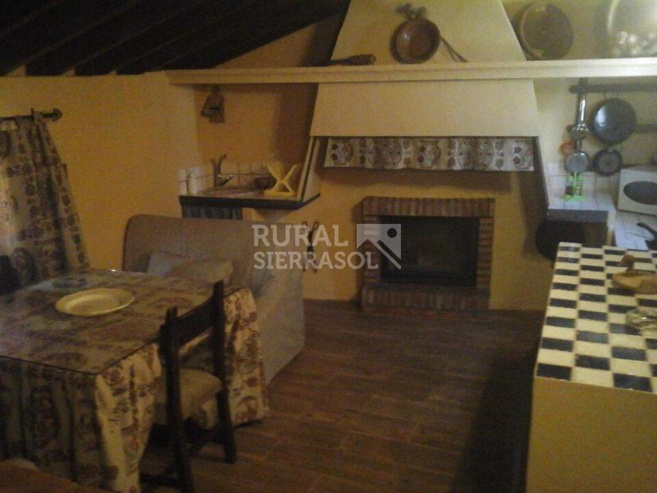 Chimenea de casa rural en Algarinejo (Granada) referencia 0120
