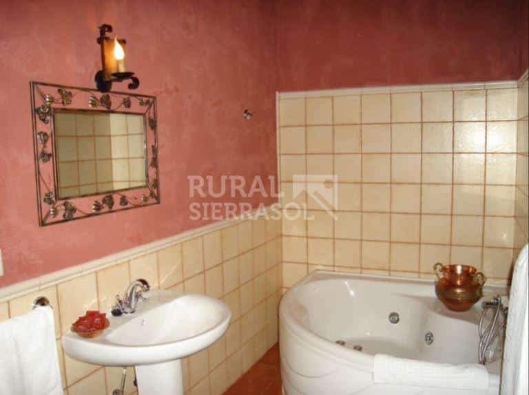 Baño de casa rural en Algarinejo (Granada) referencia 0121