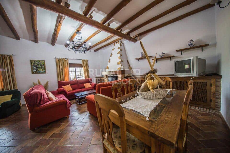 Salón y comedor de casa rural en Benaoján (Málaga) referencia 4118